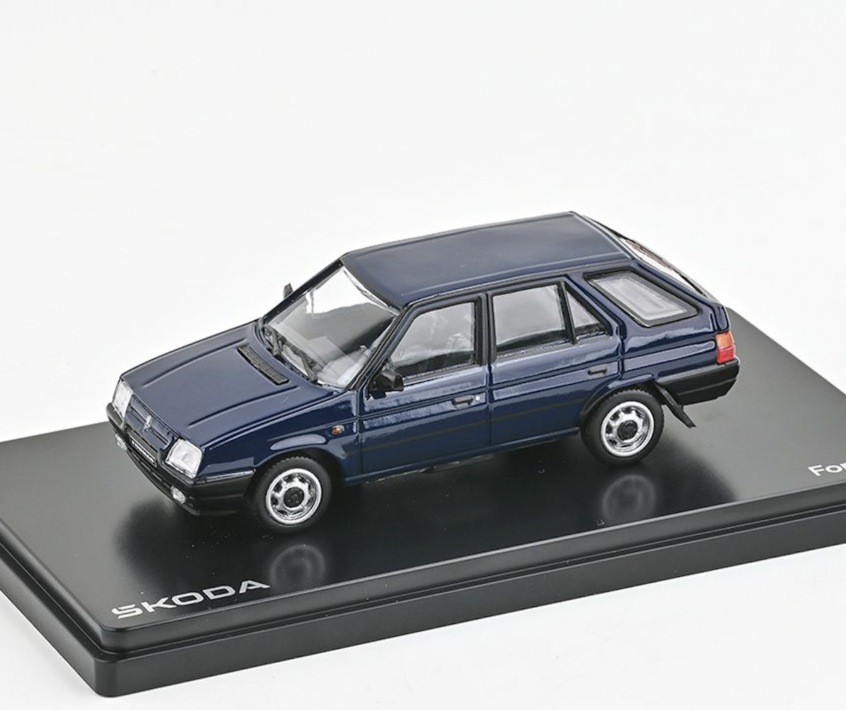 Škoda Forman (1993) Modrá Královská ABREX 1:43