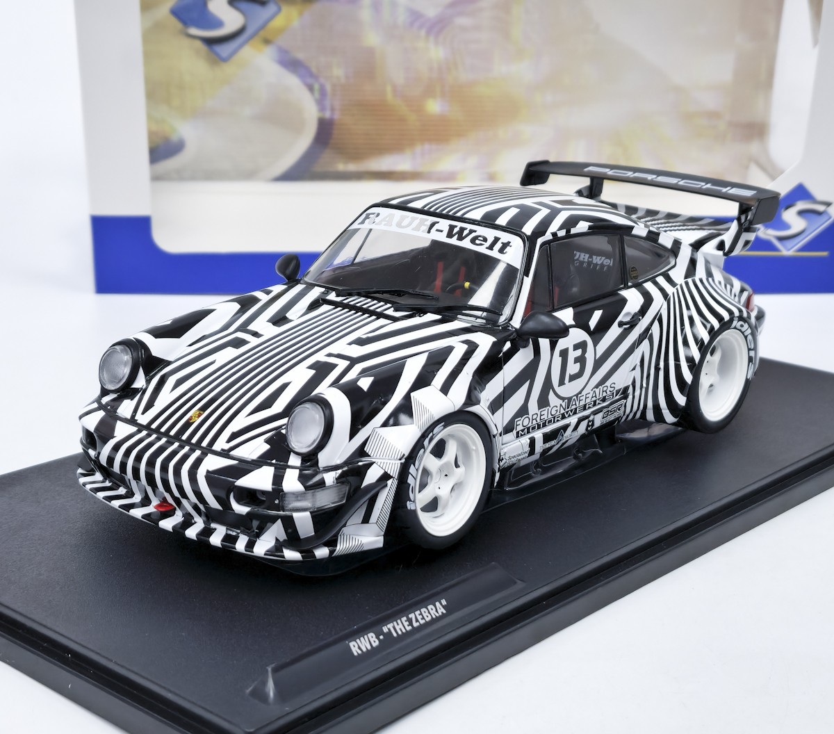 Porsche 911 RWB Bodykit 2022 - The Zebra - SOLIDO 1:18