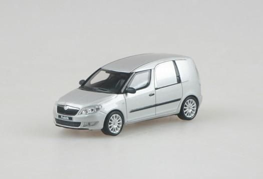 Škoda Roomster FL Praktik (2010) - Stříbrná Brilliant Metalíza ABREX 1:43