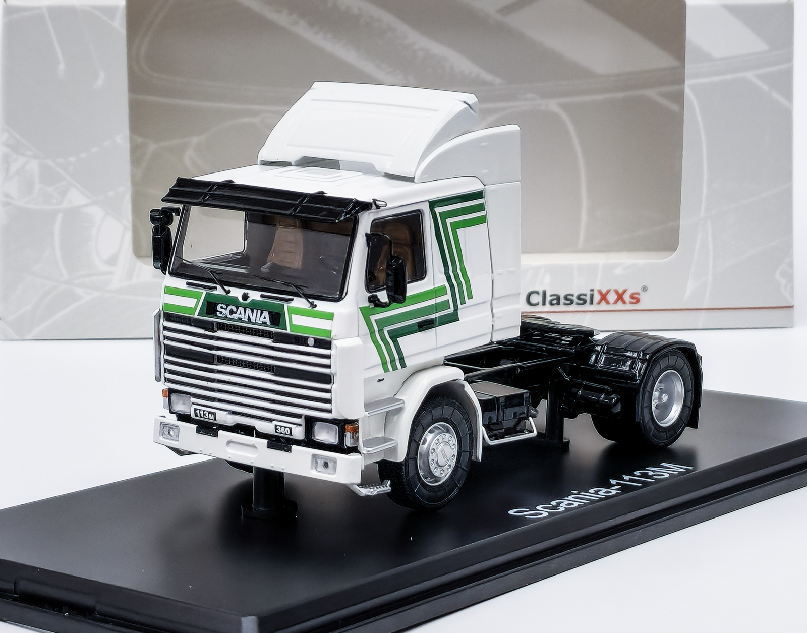 Scania 113 M (1987) bílá/dekor - Premium ClassiXXs 1:43