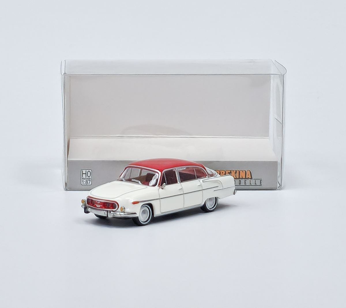 Tatra 603-2 bílá/červená Brekina 1:87