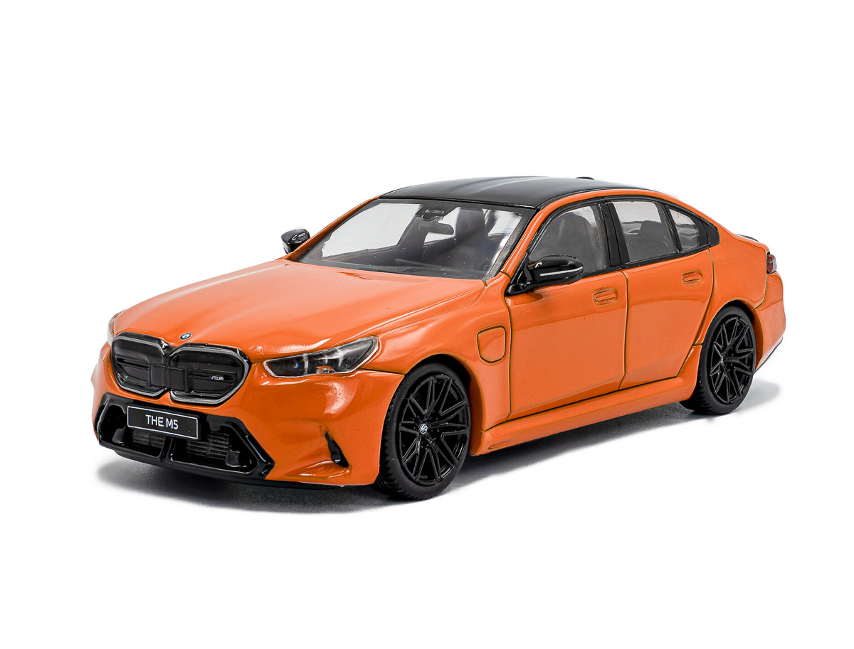 BMW M5 Sedan (2024) oranžová SOLIDO 1:43