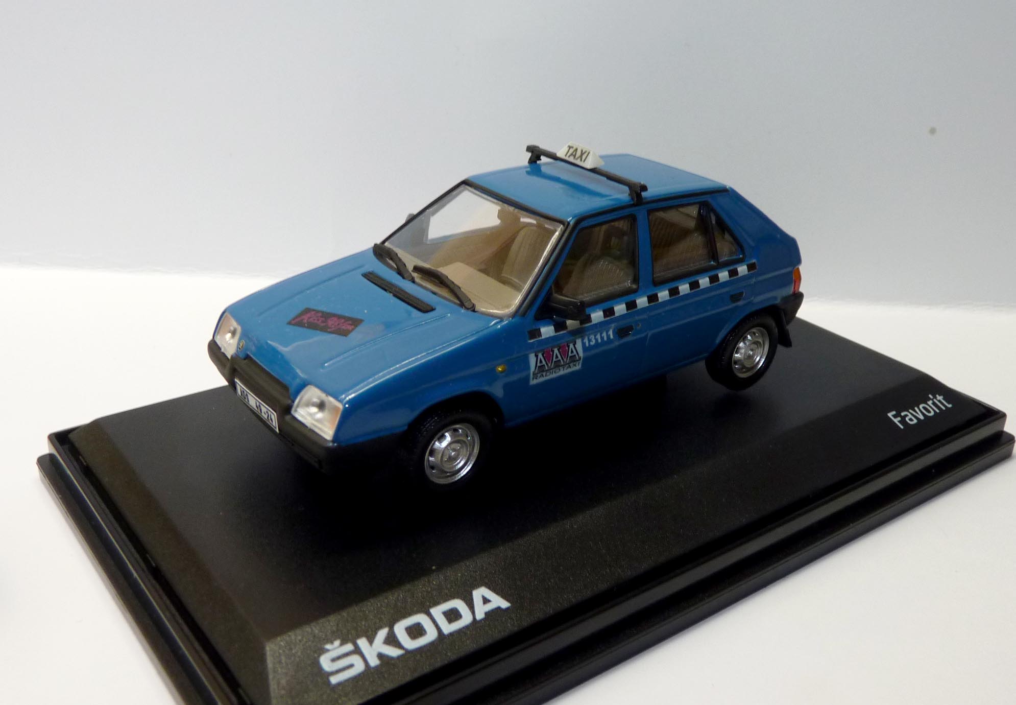 Škoda Favorit 136 L (1989) 1:43 Taxi - modrá