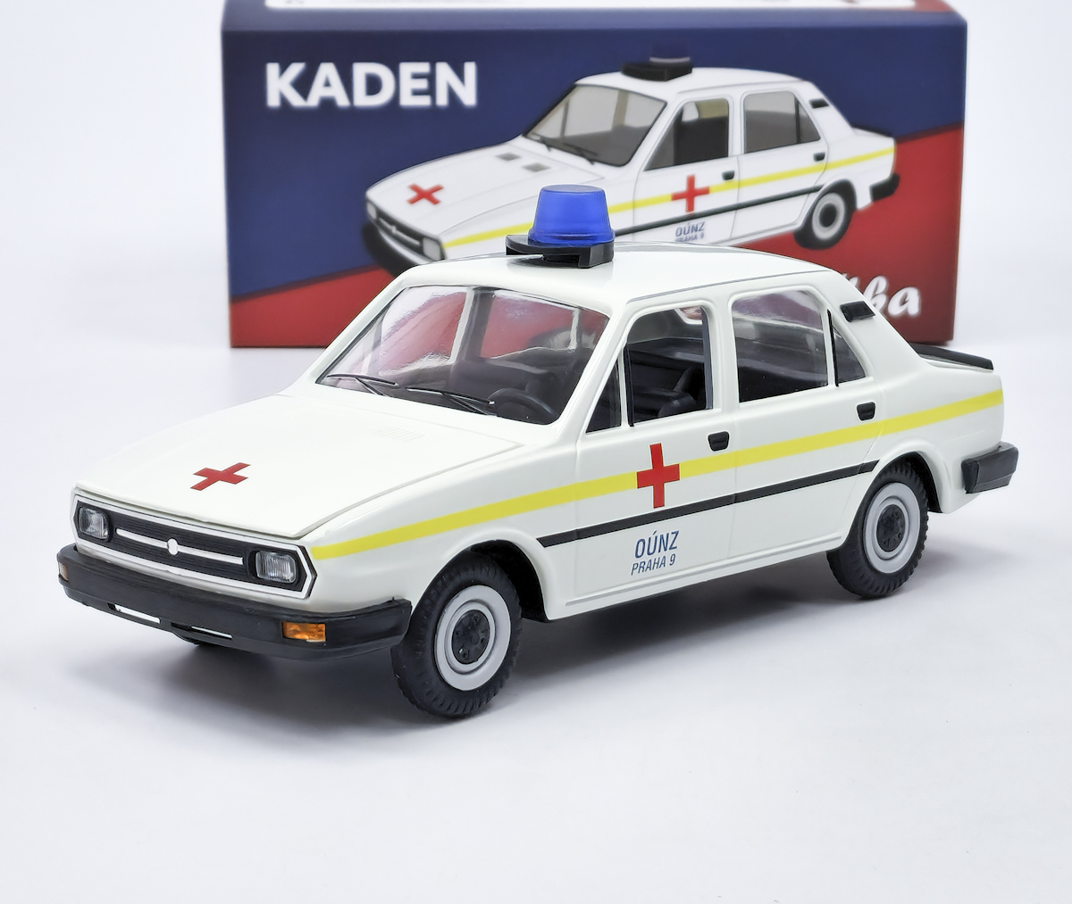 RETRO stodvacítka sanitka KADEN 1:20