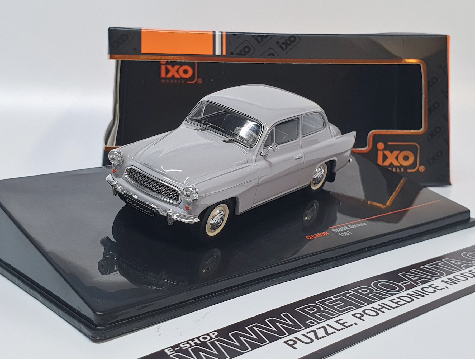 Škoda Octavia (1963) šedá IXO 1:43