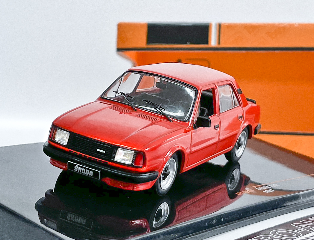 Škoda 120 L (1983) - Červená 1:43, IXO