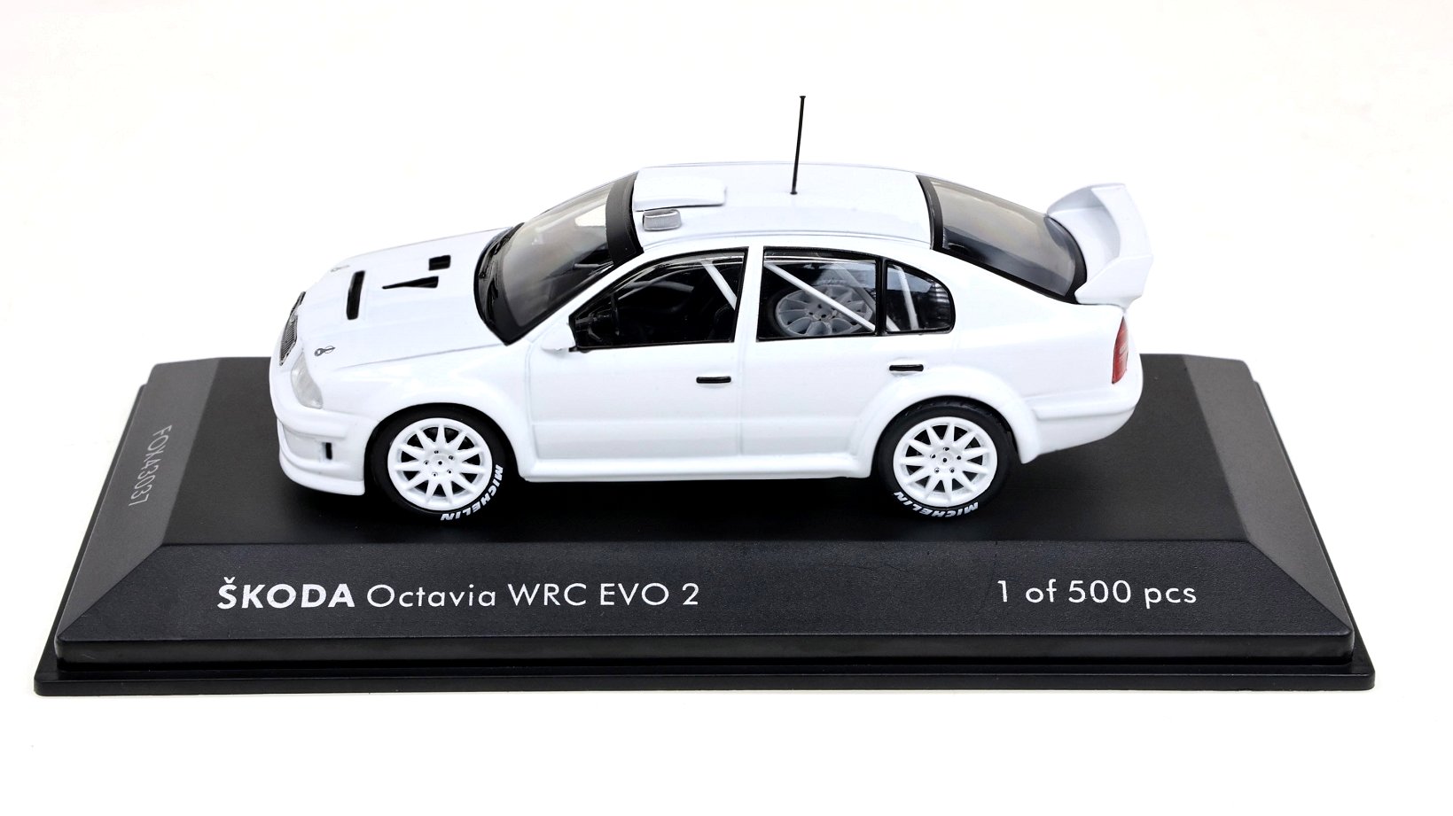  Škoda Octavia WRC EVO 2 plain body version 1:43