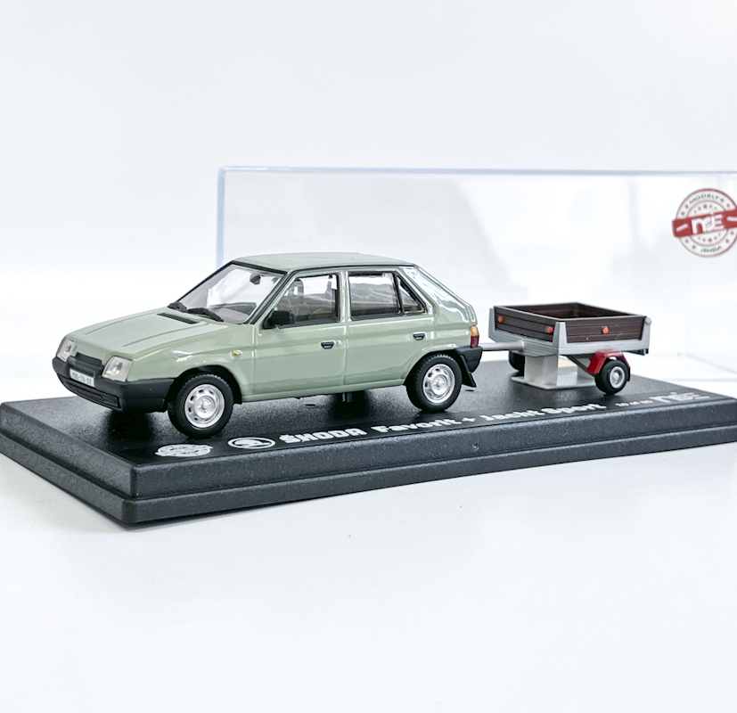 Škoda FAVORIT Zelená Topolová + JACHT SPORT - MJ 1:43