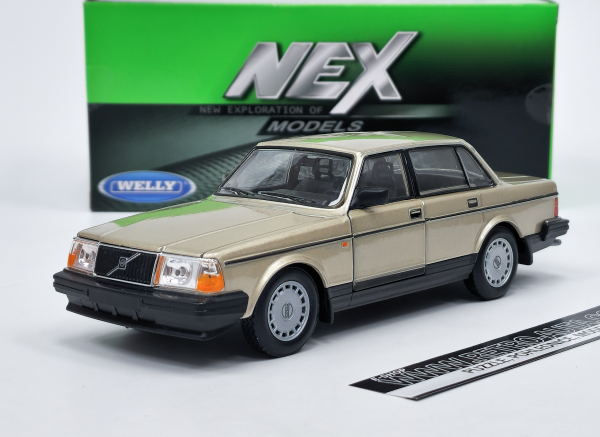 Volvo 240 GL - Gold WELLY 1:24