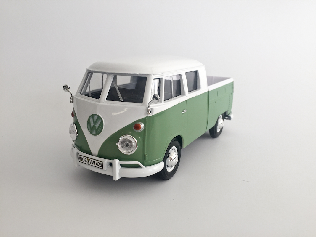 Volkswagen T1 DoKa 1:24 - Zelená/Bílá