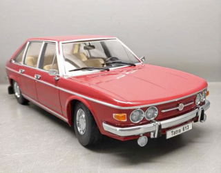 Tatra 613 (1979) červená Triple9 1:18