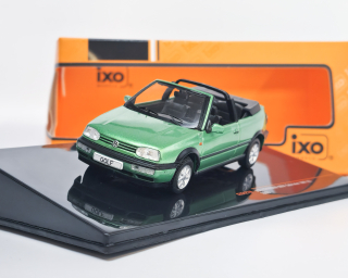 Volkswagen Golf III Convertible metallic-green IXO 1:43