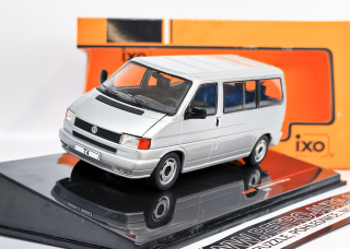 Volkswagen T4 Multivan (1990) - Stříbrná IXO 1:43 