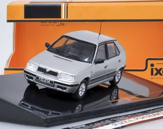 Škoda Felicia - Stříbrná 1:43, IXO