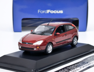 Ford Focus 3-door - červená metalíza - Minichamps 1:43