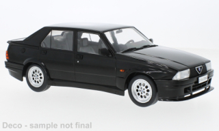 Alfa Romeo 75 Turbo Evoluzione (1987) black MCG 1:18